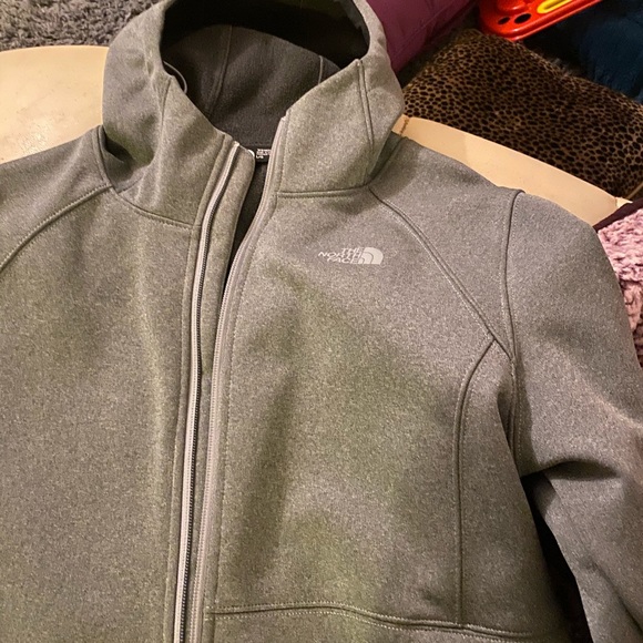 The North Face- Women’s Winter Jacket - Picture 4 of 8